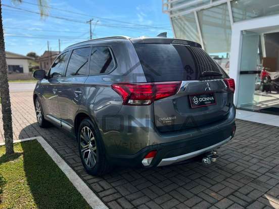 MITSUBISHI-OUTLANDER-2.0 COMFORT 16V GASOLINA 4P AUTOMÁTICO MITSUBISHI-OUTLANDER-2018