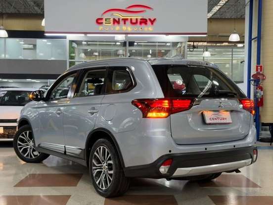 MITSUBISHI-OUTLANDER-2.0 COMFORT 16V GASOLINA 4P AUTOMÁTICO MITSUBISHI-OUTLANDER-2017