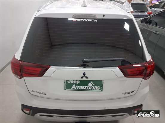 MITSUBISHI-OUTLANDER-2.2 MIVEC DI-D DIESEL HPE-S AWD AUTOMÁTICO MITSUBISHI-OUTLANDER-2018