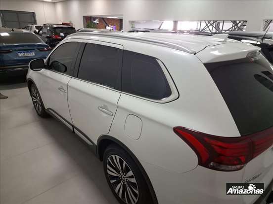 MITSUBISHI-OUTLANDER-2018