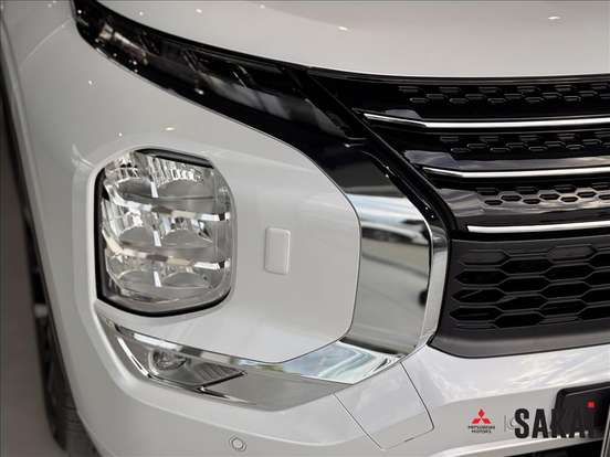 MITSUBISHI-OUTLANDER-2025