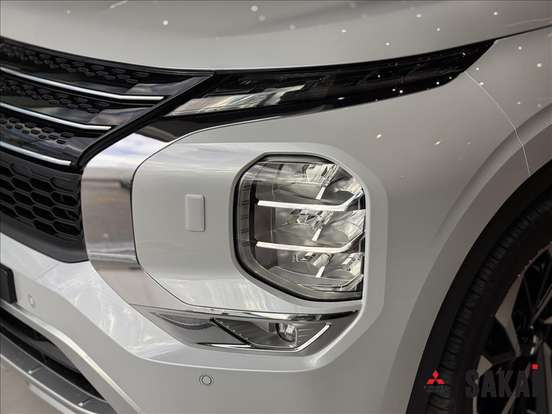 MITSUBISHI-OUTLANDER-2025