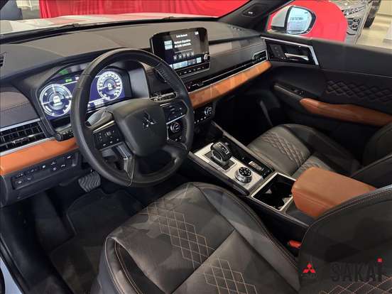 MITSUBISHI-OUTLANDER-2.4 PHEV SIGNATURE S-AWC DHT MITSUBISHI-OUTLANDER-2025