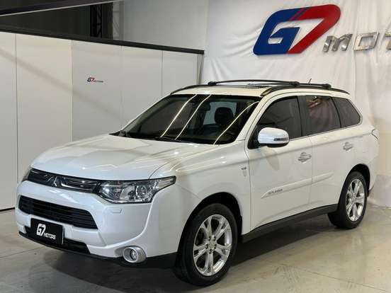 MITSUBISHI-OUTLANDER-2014