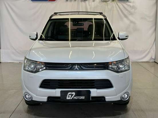 MITSUBISHI-OUTLANDER-2014