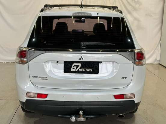 MITSUBISHI-OUTLANDER-2014