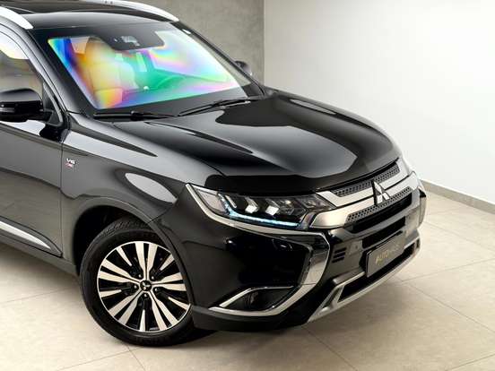 MITSUBISHI-OUTLANDER-3.0 MIVEC V6 GASOLINA HPE-S AWD AUTOMÁTICO MITSUBISHI-OUTLANDER-2019
