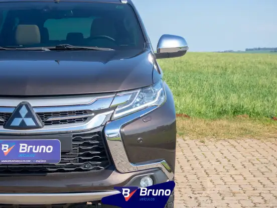 MITSUBISHI-PAJERO-3.2 HPE 4X4 7 LUGARES 16V TURBO INTERCOOLER DIESEL 4P AUTOMÁTICO MITSUBISHI-PAJERO-2019