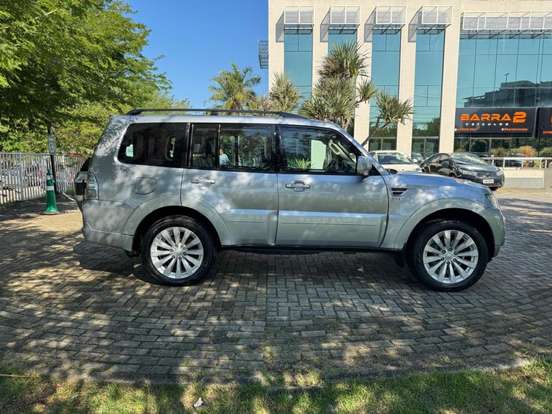 MITSUBISHI-PAJERO FULL-3.8 HPE 4X4 V6 24V GASOLINA 4P AUTOMÁTICO MITSUBISHI-PAJERO FULL-2016