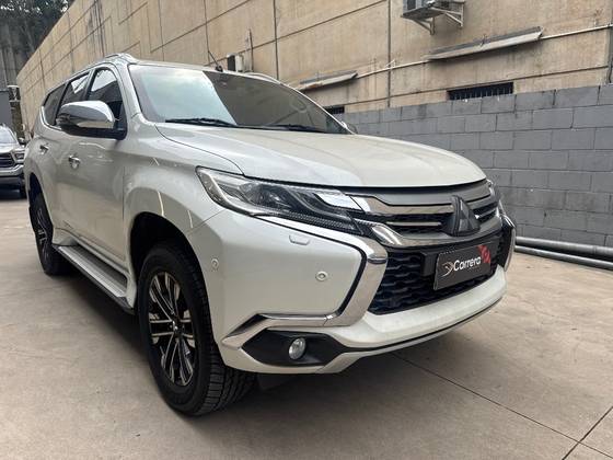 MITSUBISHI PAJERO SPORT 2.4 16V MIVEC TURBO DIESEL HPE AWD AUTOMÁTICO
