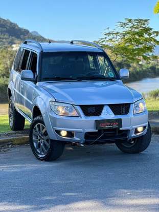 MITSUBISHI-PAJERO TR4-2011