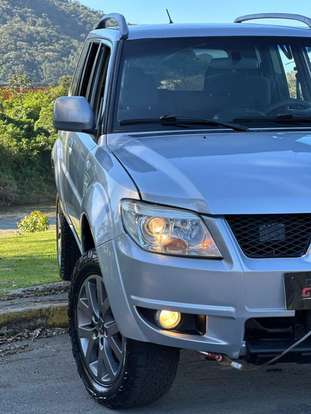 MITSUBISHI-PAJERO TR4-2011