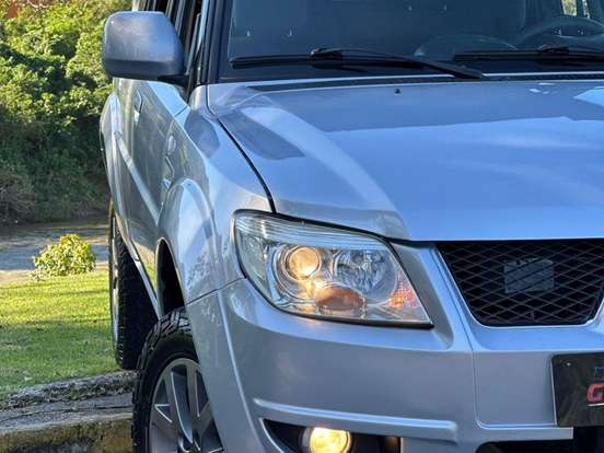 MITSUBISHI-PAJERO TR4-2.0 4X2 16V 140CV FLEX 4P AUTOMÁTICO MITSUBISHI-PAJERO TR4-2011
