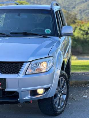 MITSUBISHI-PAJERO TR4-2011