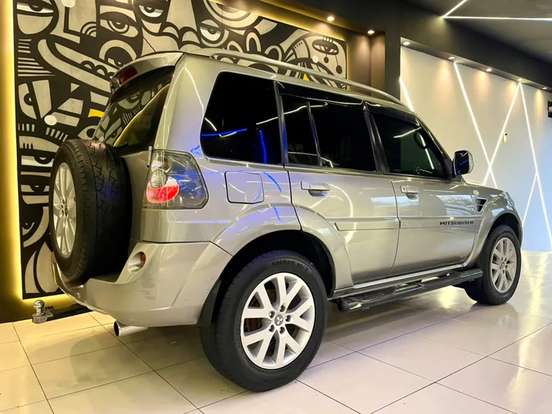 MITSUBISHI-PAJERO TR4-2.0 4X2 16V 140CV FLEX 4P MANUAL MITSUBISHI-PAJERO TR4-2012