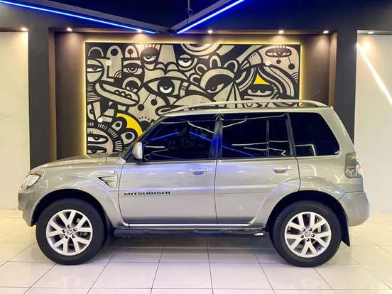 MITSUBISHI-PAJERO TR4-2.0 4X2 16V 140CV FLEX 4P MANUAL MITSUBISHI-PAJERO TR4-2012