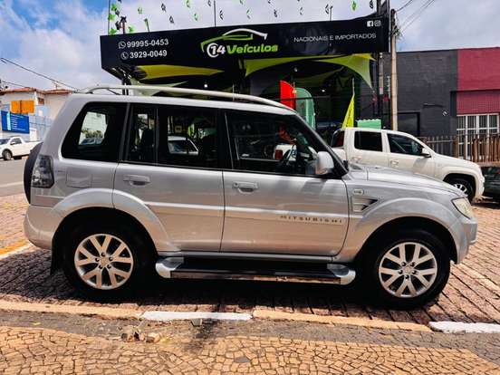 MITSUBISHI-PAJERO TR4-2.0 4X4 16V 140CV FLEX 4P AUTOMÁTICO MITSUBISHI-PAJERO TR4-2010