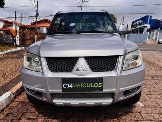 MITSUBISHI-PAJERO TR4-2.0 4X4 16V 140CV FLEX 4P AUTOMÁTICO MITSUBISHI-PAJERO TR4-2010