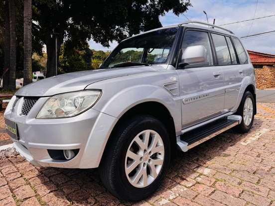 MITSUBISHI-PAJERO TR4-2010