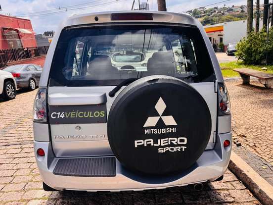 MITSUBISHI-PAJERO TR4-2.0 4X4 16V 140CV FLEX 4P AUTOMÁTICO MITSUBISHI-PAJERO TR4-2010