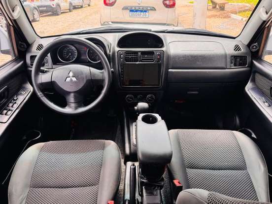 MITSUBISHI-PAJERO TR4-2.0 4X4 16V 140CV FLEX 4P AUTOMÁTICO MITSUBISHI-PAJERO TR4-2010