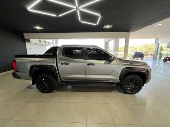 MITSUBISHI-TRITON-2025