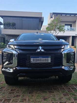 MITSUBISHI L200 TRITON 2.4 16V TURBO DIESEL SPORT HPE CD 4P 4X4 AUTOMÁTICO
