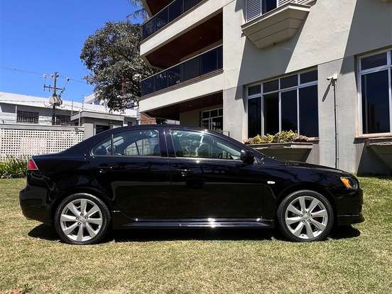 MITSUBISHI-LANCER-2.0 16V GASOLINA 4P AUTOMÁTICO MITSUBISHI-LANCER-2014