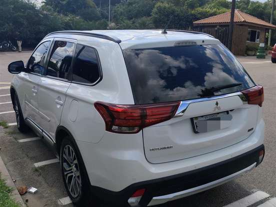 MITSUBISHI-OUTLANDER-2.0 16V GASOLINA 4P AUTOMÁTICO MITSUBISHI-OUTLANDER-2015