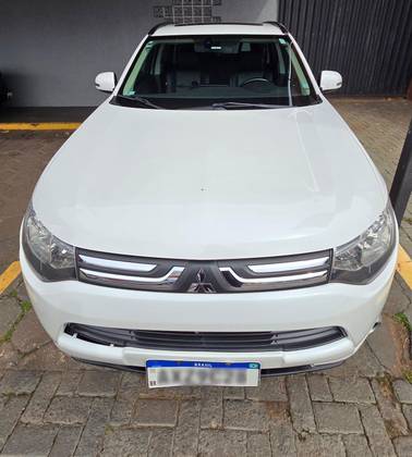MITSUBISHI OUTLANDER 3.0 GT 4X4 V6 24V GASOLINA 4P AUTOMÁTICO