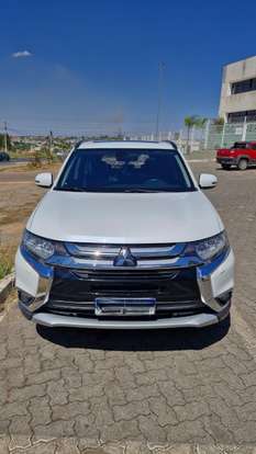MITSUBISHI-OUTLANDER-2015
