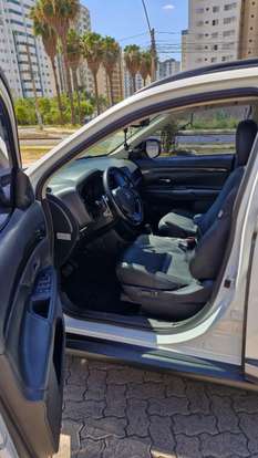 MITSUBISHI-OUTLANDER-2015