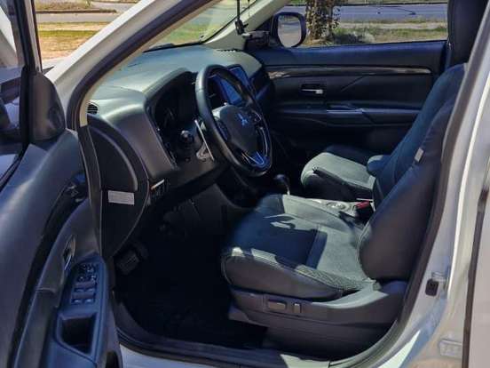 MITSUBISHI-OUTLANDER-3.0 GT 4X4 V6 24V GASOLINA 4P AUTOMÁTICO MITSUBISHI-OUTLANDER-2015