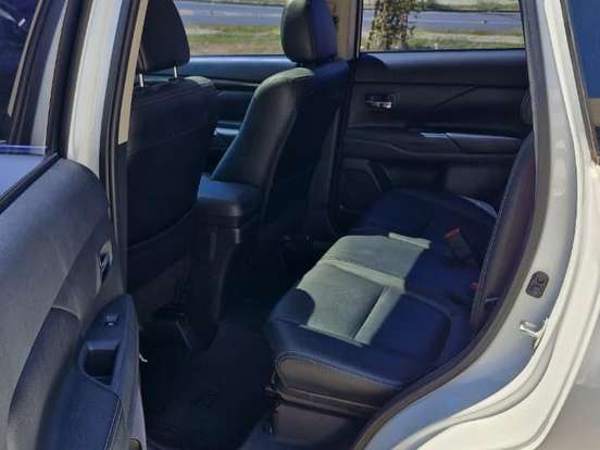 MITSUBISHI-OUTLANDER-3.0 GT 4X4 V6 24V GASOLINA 4P AUTOMÁTICO MITSUBISHI-OUTLANDER-2015