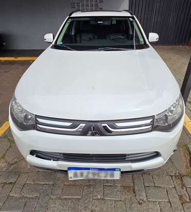 MITSUBISHI-OUTLANDER-2013