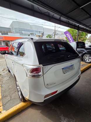MITSUBISHI-OUTLANDER-3.0 GT 4X4 V6 24V GASOLINA 4P AUTOMÁTICO MITSUBISHI-OUTLANDER-2013