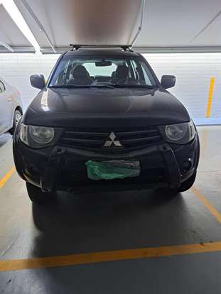 MITSUBISHI-PAJERO-2017