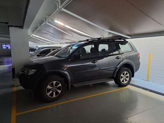 MITSUBISHI-PAJERO-2017