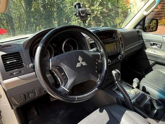 MITSUBISHI-PAJERO FULL-3.8 HPE 4X4 V6 24V GASOLINA 2P AUTOMÁTICO MITSUBISHI-PAJERO FULL-2014