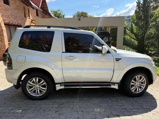 MITSUBISHI-PAJERO FULL-3.8 HPE 4X4 V6 24V GASOLINA 2P AUTOMÁTICO MITSUBISHI-PAJERO FULL-2014
