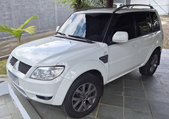 MITSUBISHI PAJERO TR4 2.0 4X2 16V 140CV FLEX 4P AUTOMÁTICO