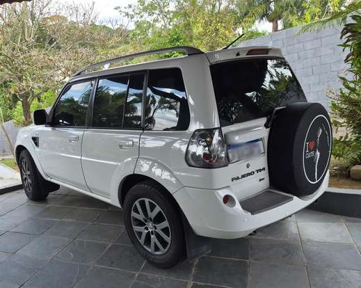 MITSUBISHI-PAJERO TR4-2015