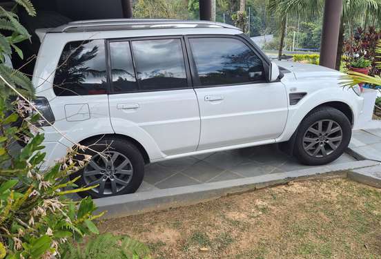 MITSUBISHI-PAJERO TR4-2.0 4X2 16V 140CV FLEX 4P AUTOMÁTICO MITSUBISHI-PAJERO TR4-2015