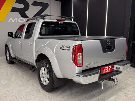 NISSAN-FRONTIER-2.5 PLATINUM 4X4 CD TURBO ELETRONIC DIESEL 4P AUTOMÁTICO NISSAN-FRONTIER-2013