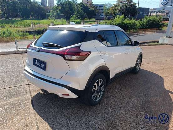 NISSAN-KICKS-2023