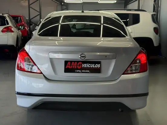 NISSAN-VERSA-2016