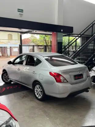 NISSAN-VERSA-2016