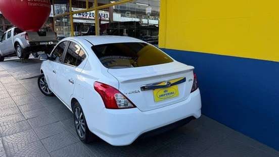 NISSAN-VERSA-2019