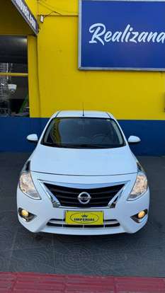 NISSAN-VERSA-2019