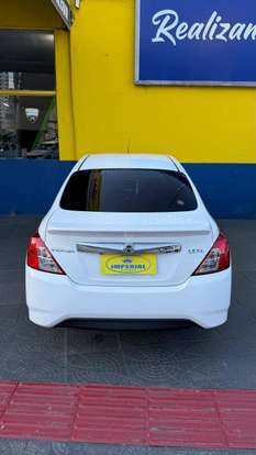 NISSAN-VERSA-2019